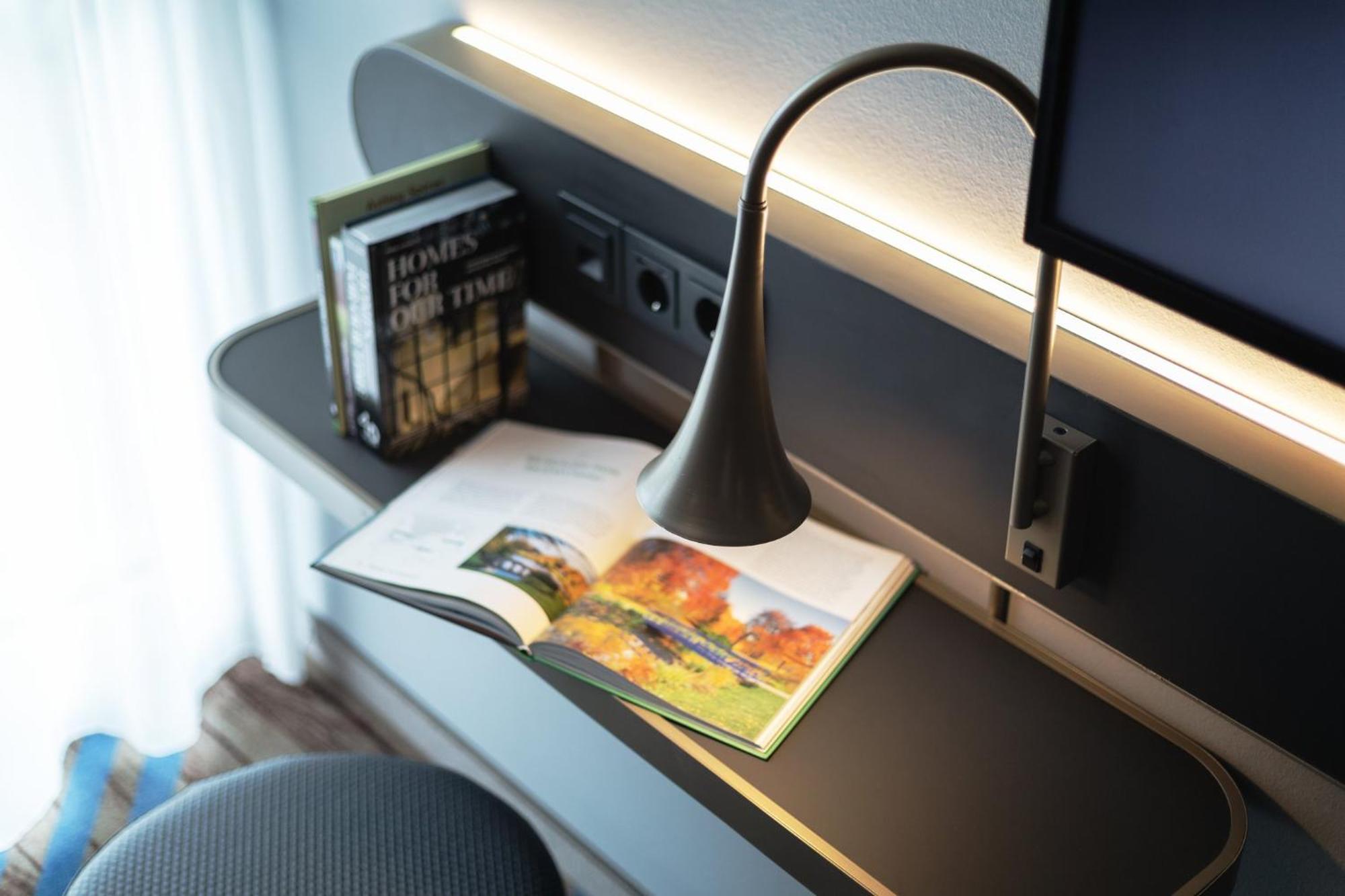 Holiday Inn - The Niu, Brass Munich Olympiapark By Ihg Bagian luar foto
